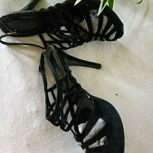 𝅺 4@30.00 or 30.00 Ladies Designer Pumps by MODA - Picture 5 of 8